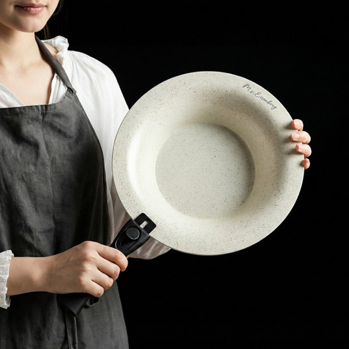 Flying Pan Round - White Ivory (Low Type)