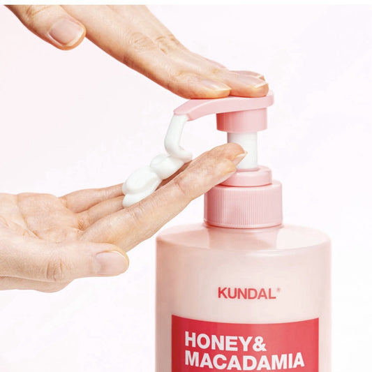 Honey & Macadamia Pure Body Lotion (Baby Powder Scent) 718 ml